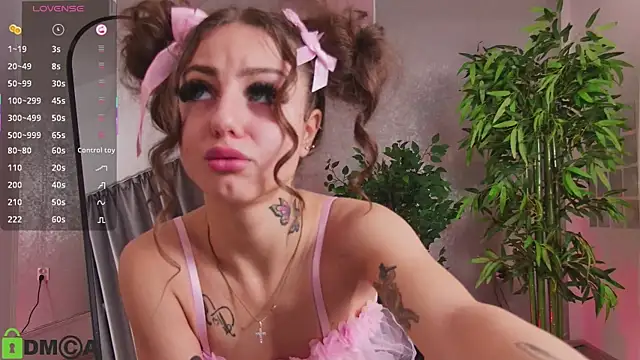 Snapshot of AnastasiaJune chatting on November 3, 6:25 am AnastasiaJune online show from November 3, 6:25 am