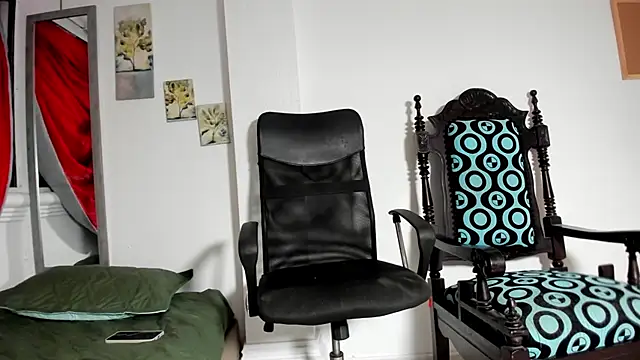 Snapshot of tyler_twink_boy chatting on March 15, 1:55 am tyler twink boy online show from March 15, 1:55 am