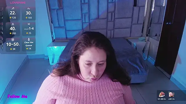  Emily rosee  online show from February 11, 11:15 am