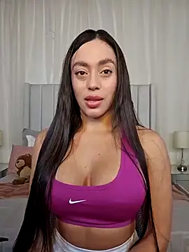 Snapshot of AriadnaTaylor chatting on November 6, 5:14 pm AriadnaTaylor online show from November 6, 5:14 pm