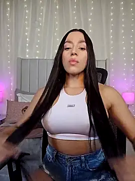 Snapshot of AriadnaTaylor chatting on December 2, 6:03 pm AriadnaTaylor online show from December 2, 6:03 pm