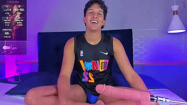 Leo Savage  online show from September 27, 4:17 am