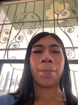 Snapshot of LiaSaenz27 chatting on September 20, 8:10 pm LiaSaenz27 online show from September 20, 8:10 pm