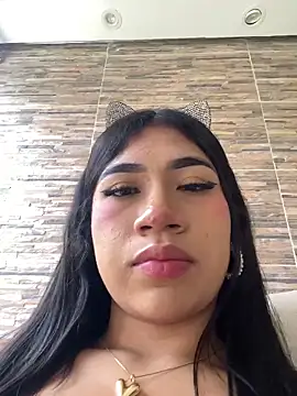 Snapshot of LiaSaenz27 chatting on October 31, 3:24 pm LiaSaenz27 online show from October 31, 3:24 pm