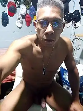 Snapshot of Sonic-75 chatting on October 18, 3:02 pm Sonic-75 online show from October 18, 3:02 pm