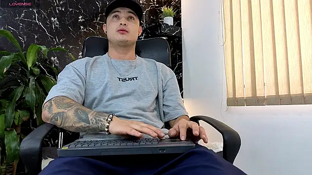 Alexander ferre online show from March 7, 2:58 pm