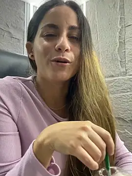 Snapshot of CamileX chatting on September 19, 7:47 pm CamileX online show from September 19, 7:47 pm