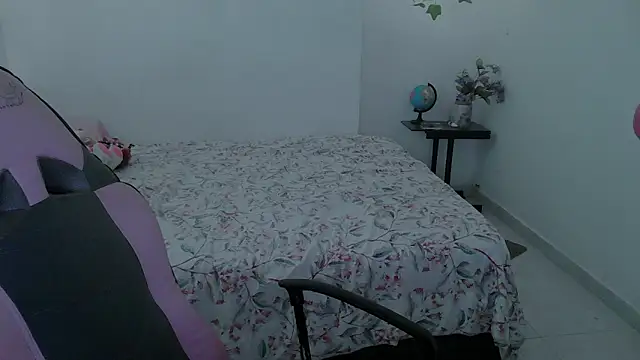 Juicy elenxx online show from October 5, 6:06 pm