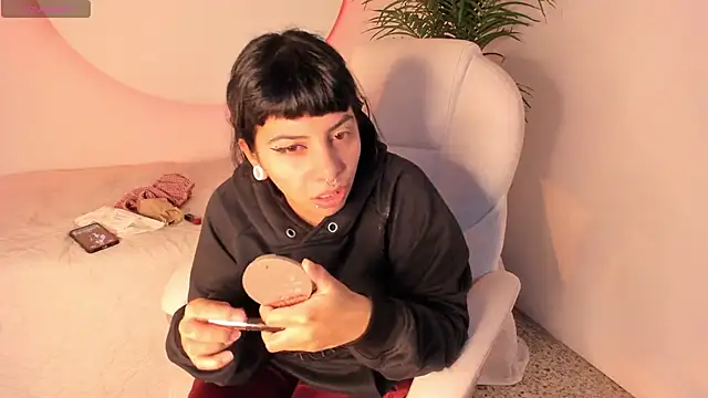 emily-santoss online show from September 25, 12:53 pm