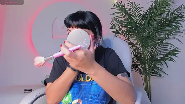 emily-santoss online show from September 26, 12:20 pm