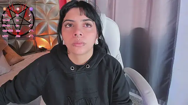 emily-santoss online show from October 6, 1:19 pm