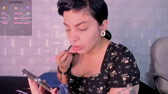 emily-santoss online show from November 2, 1:52 am