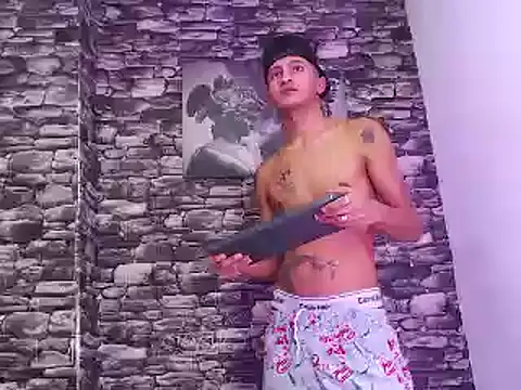 Snapshot of gustavo_saaled19_ chatting on October 26, 2:34 pm gustavo saaled19  online show from October 26, 2:34 pm