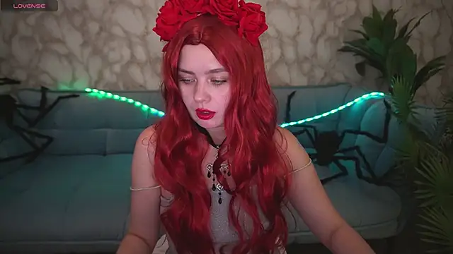 Snapshot of RedDoll_ chatting on October 29, 7:37 pm RedDoll online show from October 29, 7:37 pm