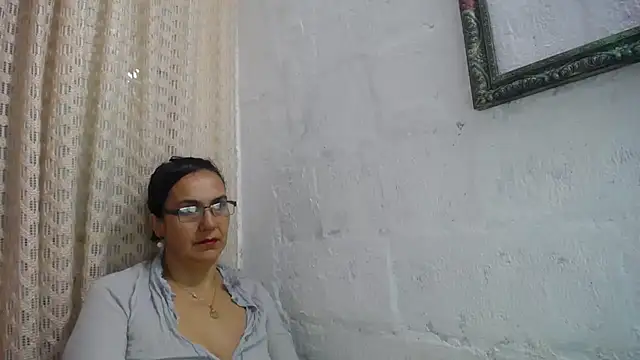 gabbyparker  online show from February 21, 10:49 am