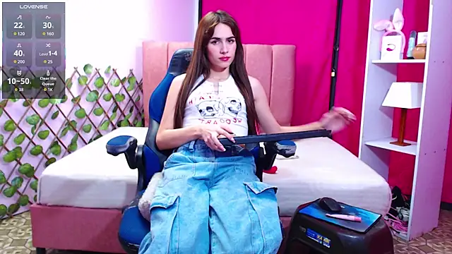 Snapshot of ximena_butterfly2 chatting on May 20, 12:28 am ximena butterfly2 online show from May 20, 12:28 am