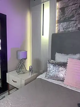 HannahCollyns online show from February 9, 4:22 pm