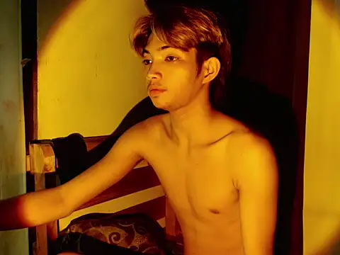 addicted to alex online show from December 1, 11:15 am