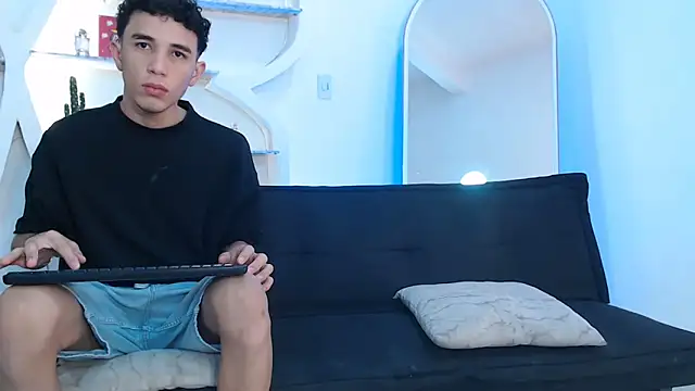 THREE GUYS HOT online show from October 20, 7:25 pm