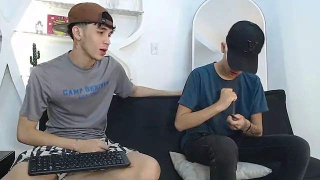 THREE GUYS HOT online show from October 21, 7:25 pm