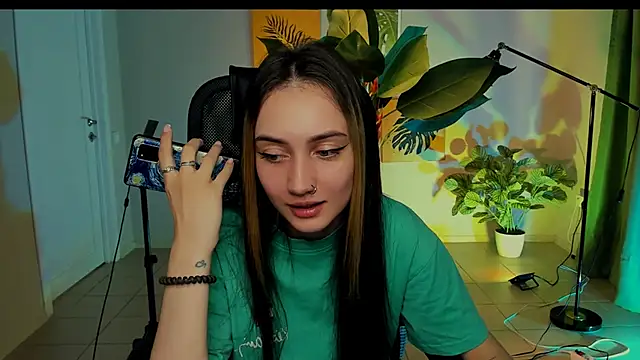 Snapshot of olivianorton chatting on September 22, 1:46 pm olivianorton online show from September 22, 1:46 pm