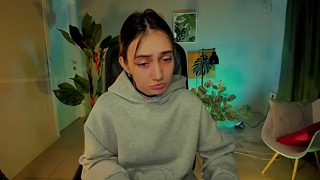 Snapshot of olivianorton chatting on September 25, 12:09 pm olivianorton online show from September 25, 12:09 pm