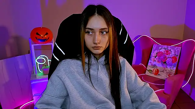 Snapshot of olivianorton chatting on October 23, 3:11 pm olivianorton online show from October 23, 3:11 pm