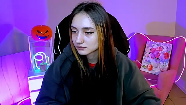 Snapshot of olivianorton chatting on October 24, 1:18 pm olivianorton online show from October 24, 1:18 pm