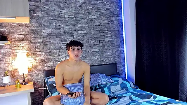 Theimperialboys  online show from January 18, 4:16 am