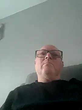 Snapshot of naughtygrandad1 chatting on November 7, 8:03 am naughtygrandad1 online show from November 7, 8:03 am