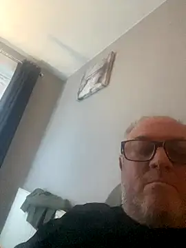 Snapshot of naughtygrandad1 chatting on December 2, 7:36 am naughtygrandad1 online show from December 2, 7:36 am