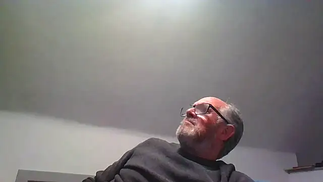 Snapshot of naughtygrandad1 chatting on December 17, 7:53 pm naughtygrandad1 online show from December 17, 7:53 pm