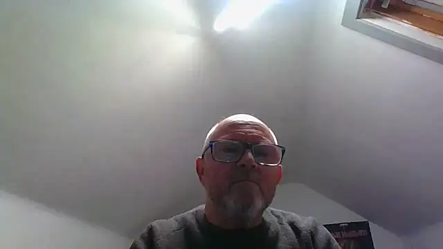 Snapshot of naughtygrandad1 chatting on December 21, 3:30 pm naughtygrandad1 online show from December 21, 3:30 pm