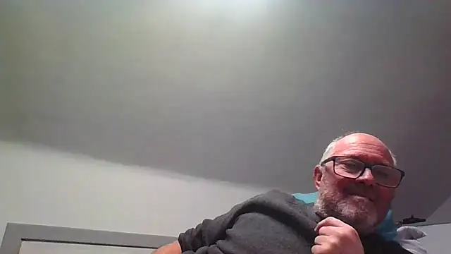 Snapshot of naughtygrandad1 chatting on January 15, 6:33 pm naughtygrandad1 online show from January 15, 6:33 pm