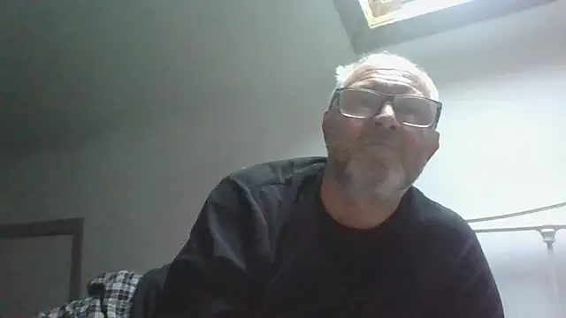 Snapshot of naughtygrandad1 chatting on February 3, 10:31 am naughtygrandad1 online show from February 3, 10:31 am