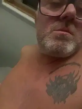 Snapshot of naughtygrandad1 chatting on February 8, 12:25 am naughtygrandad1 online show from February 8, 12:25 am