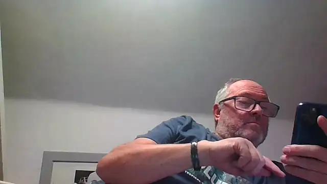 Snapshot of naughtygrandad1 chatting on February 9, 7:07 pm naughtygrandad1 online show from February 9, 7:07 pm