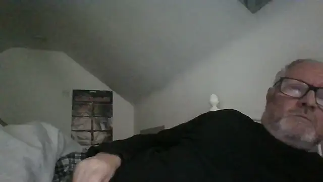 Snapshot of naughtygrandad1 chatting on February 10, 7:34 am naughtygrandad1 online show from February 10, 7:34 am