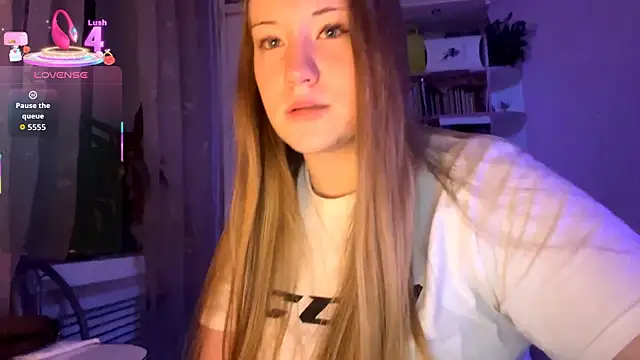 PandaFluff online show from September 12, 9:59 pm