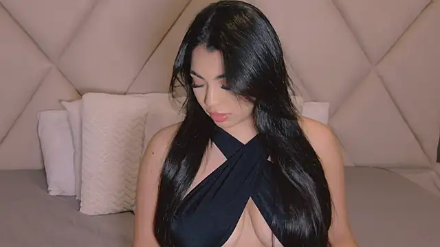 CharlotteeBrownn online show from March 28, 7:19 am