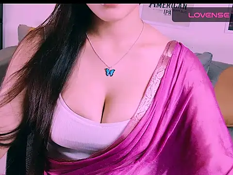 Snapshot of My_Rose chatting on September 18, 9:28 pm My Rose online show from September 18, 9:28 pm