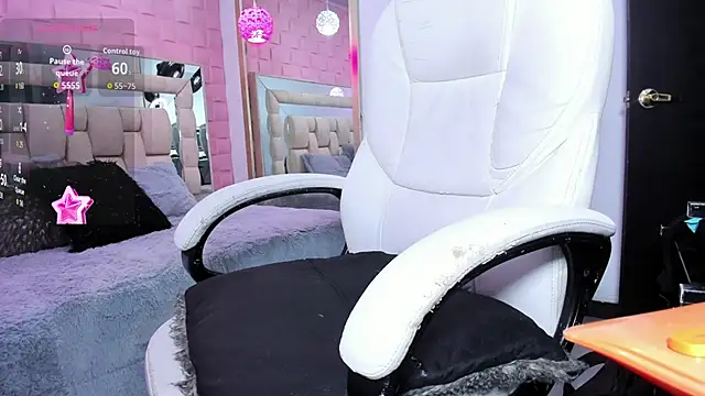  laaura  online show from May 9, 1:05 pm