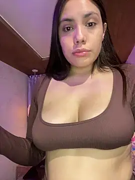RenataLeclair online show from May 6, 3:50 pm