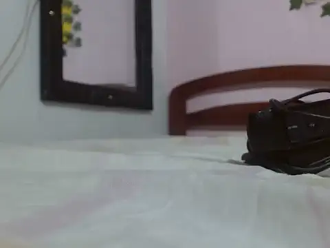 Paola 2105 online show from September 8, 5:45 pm