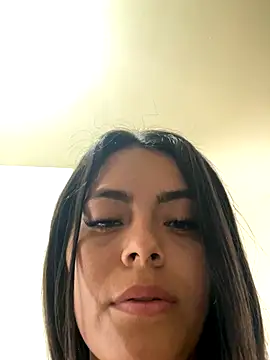 Snapshot of SaraMartinez_1 chatting on October 12, 2:38 pm SaraMartinez 1 online show from October 12, 2:38 pm