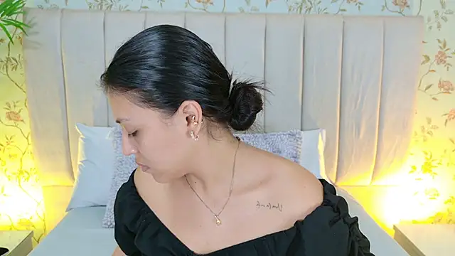 Snapshot of Lexxi_gb chatting on May 5, 8:39 pm Lexxi gb online show from May 5, 8:39 pm