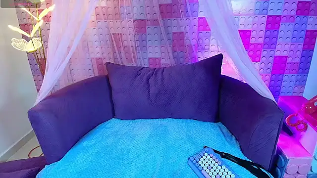  Priscilla  online show from September 20, 2:56 am