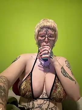 Sixkbunnies online show from July 21, 3:09 am