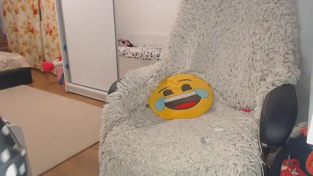 merlyn4 online show from December 7, 4:03 pm