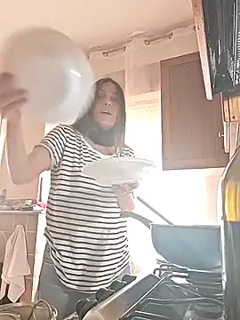 Snapshot of DaisyDea chatting on October 28, 12:41 pm DaisyDea online show from October 28, 12:41 pm